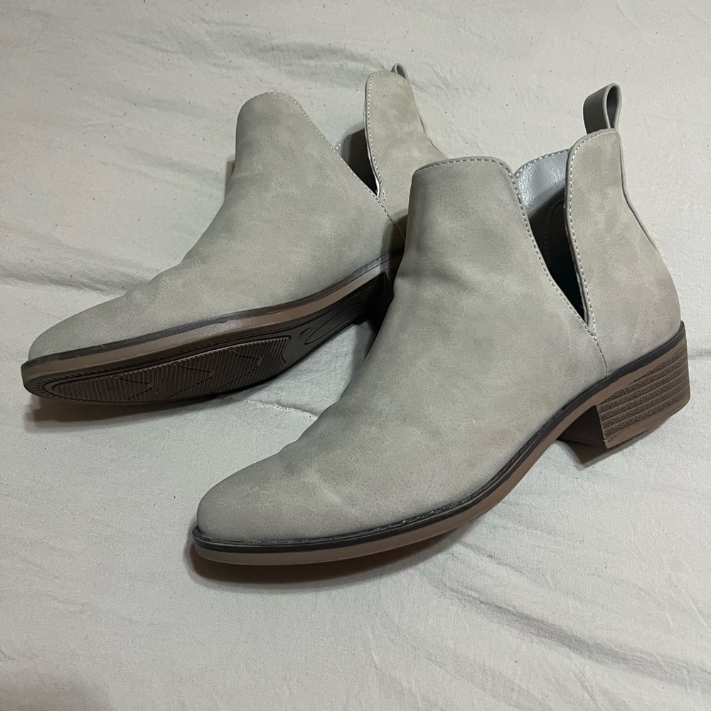 Serra Light Gray Ankle Booties